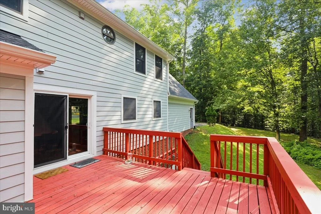 Photo of 8253 HONEYSUCKLE ROAD
