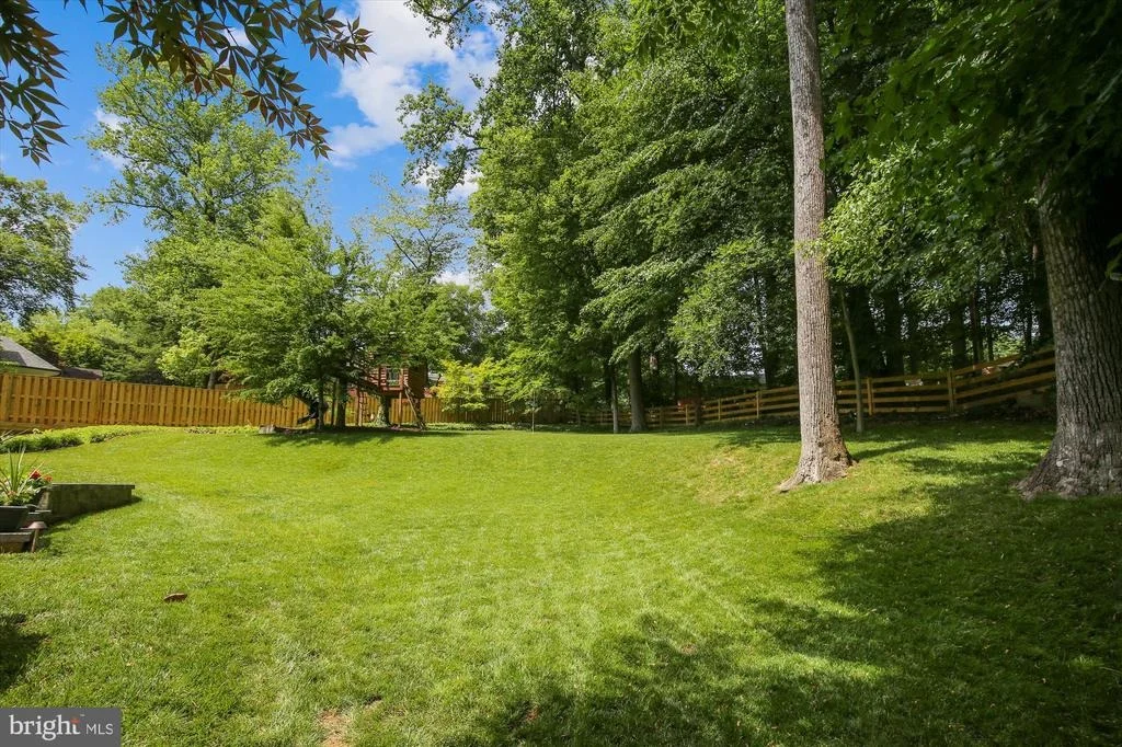 Photo of 1446 WOODACRE DRIVE
