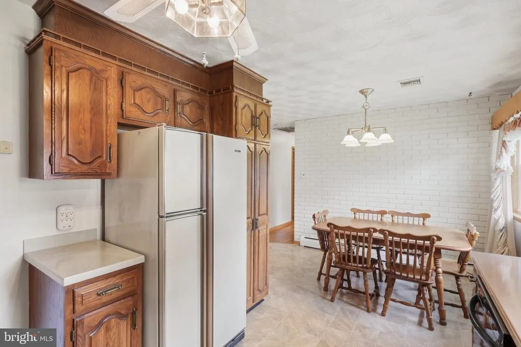 Photo of 5893 AMBAU ROAD