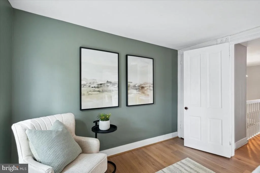 Photo of 218 5TH STREET W