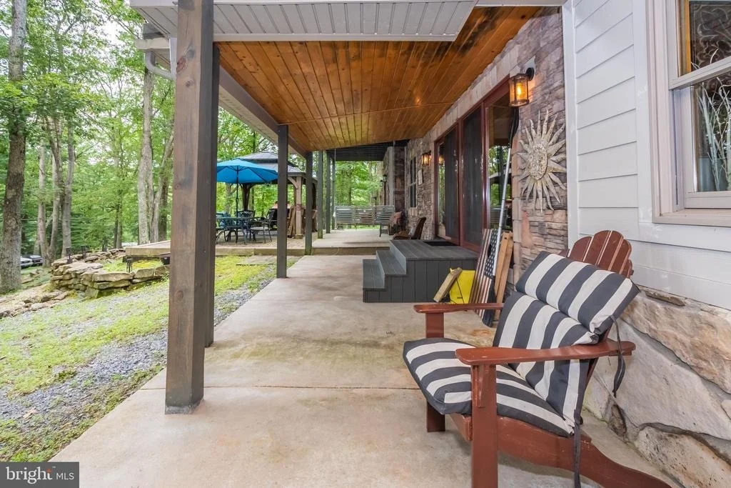 Photo of 495 WHITE OAK DRIVE