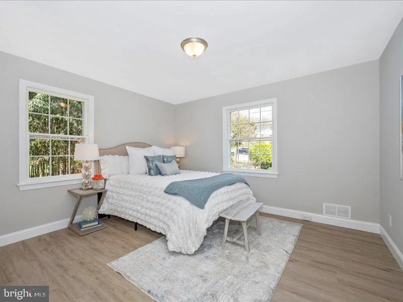 Photo of 10700 JAMAICA DRIVE
