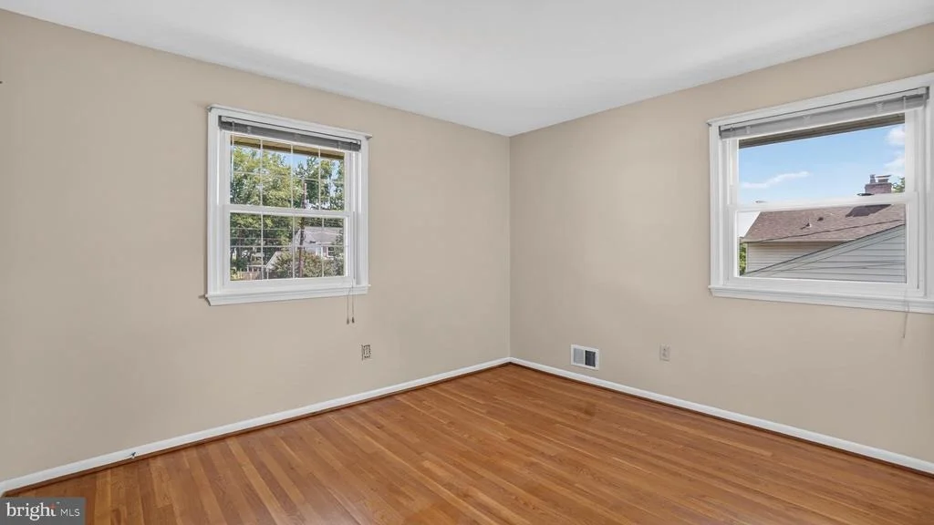 Photo of 3131 CASTLELEIGH ROAD
