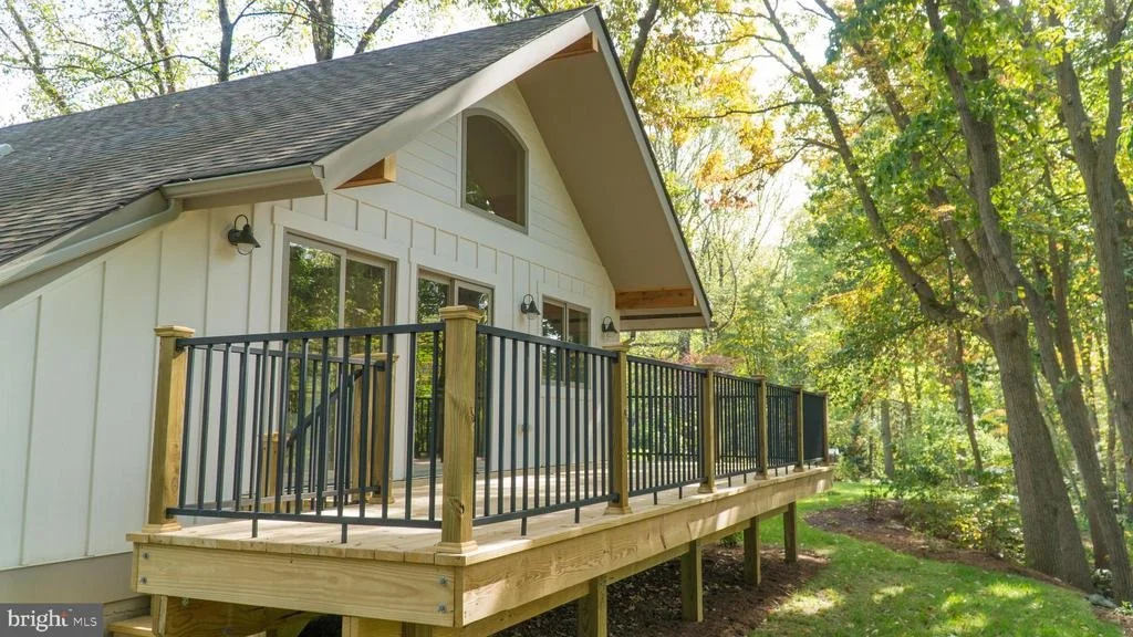 Photo of 329 DEWEY DRIVE