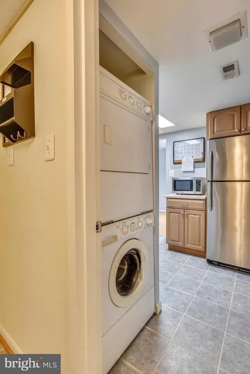 Photo of Unit 2A at 1427 NORTHGATE SQUARE