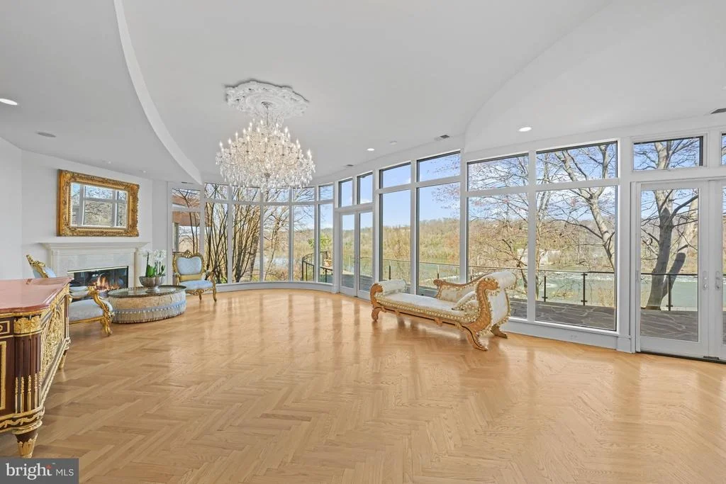 Photo of 1159 CREST LANE