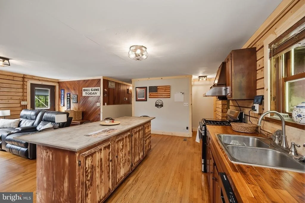 Photo of 2189 TABLE ROCK ROAD