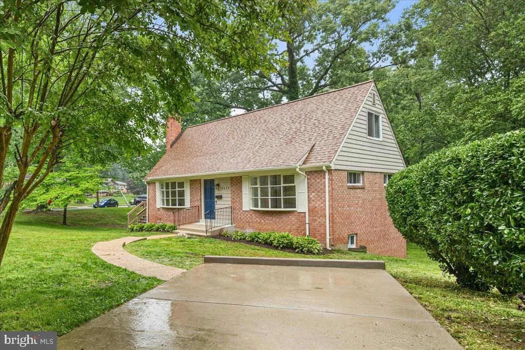 Photo of 8624 PARLIAMENT DRIVE