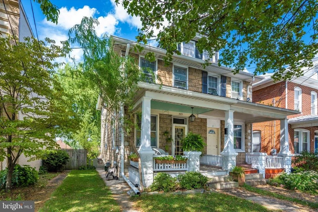 Photo of 323 W 7TH STREET