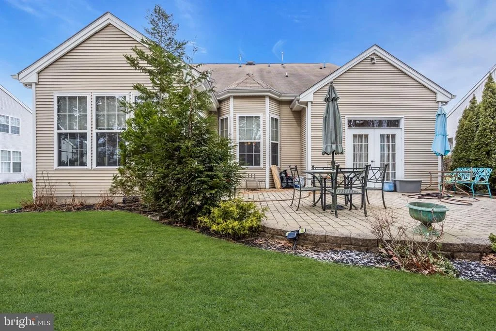 Photo of 121 GOLF VIEW DRIVE