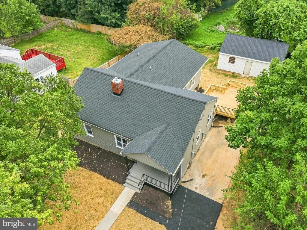 Photo of 703 NORTHWEST DRIVE