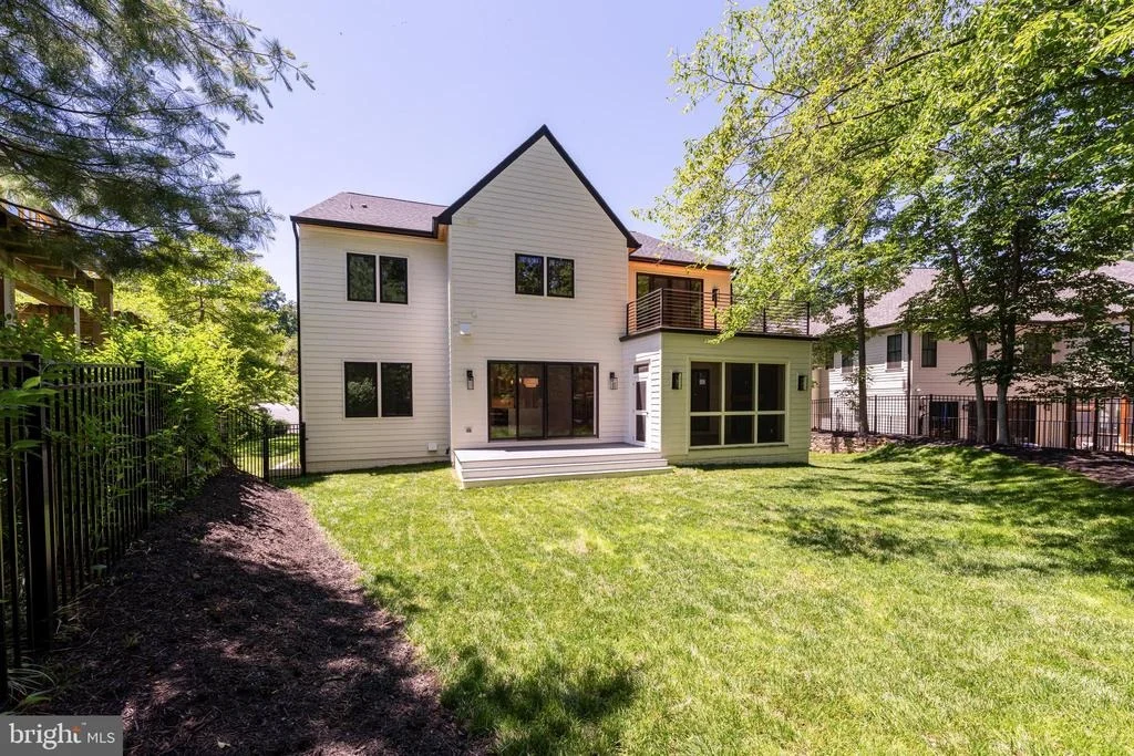 Photo of 3830 30TH ROAD N