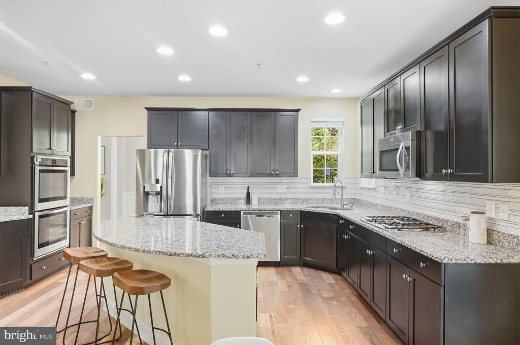 Photo of 3012 LAKE FOREST DRIVE