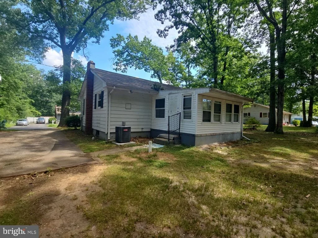 Photo of 109 W DAWSON DRIVE