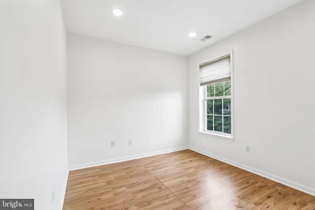 Photo of 121 KYLE WAY