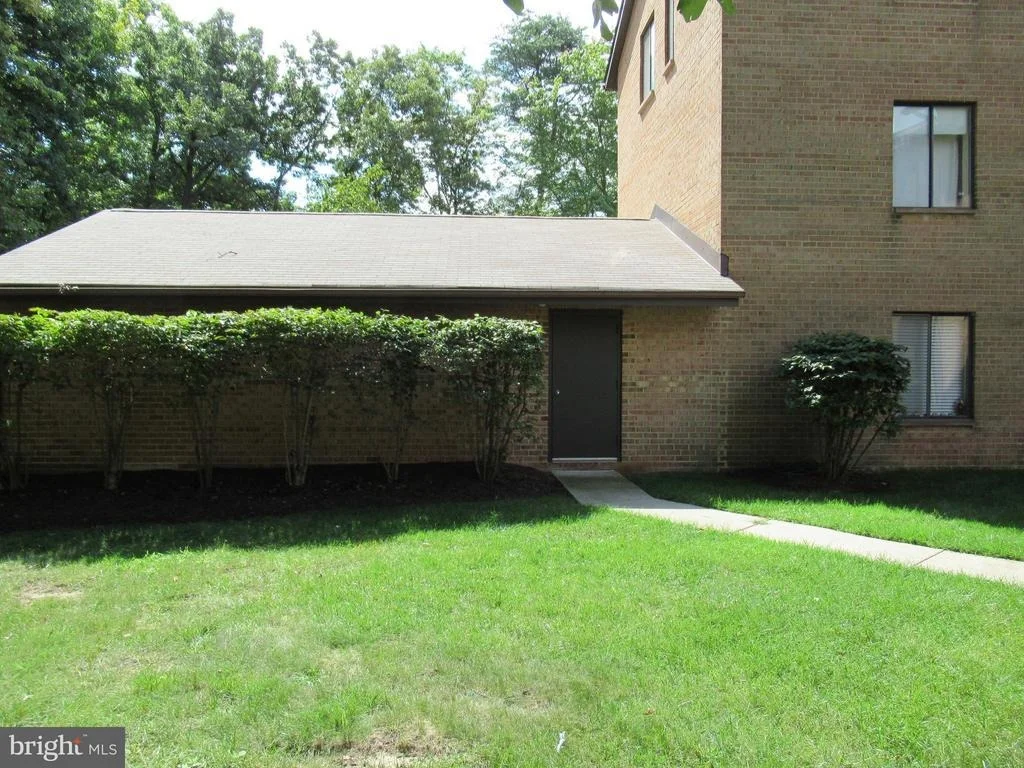 Photo of Unit 863F at 15301 PINE ORCHARD DRIVE