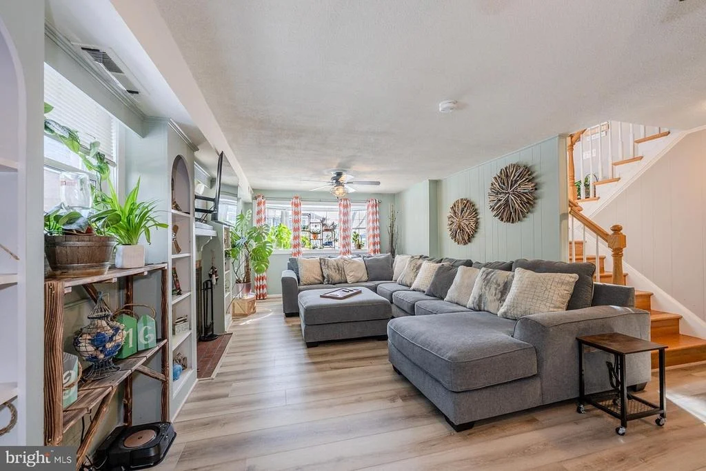 Photo of 6112 HARMON PLACE