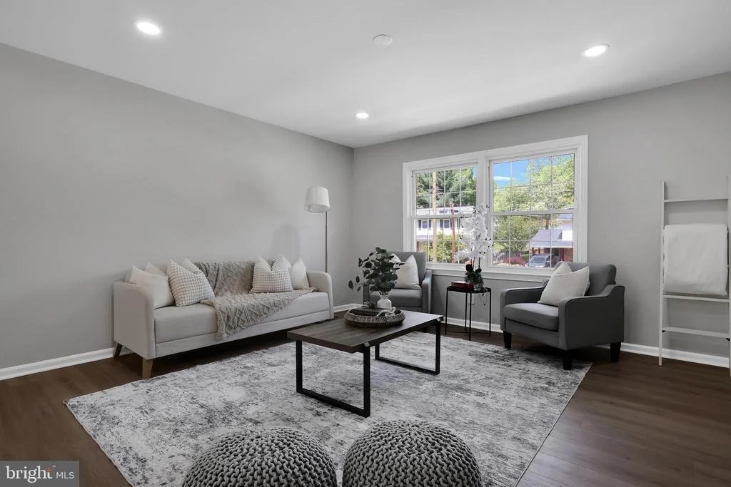 Photo of 833 LOXFORD TERRACE