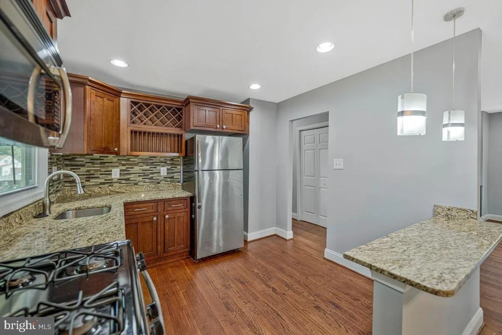 Photo of 409 UNIVERSITY DRIVE