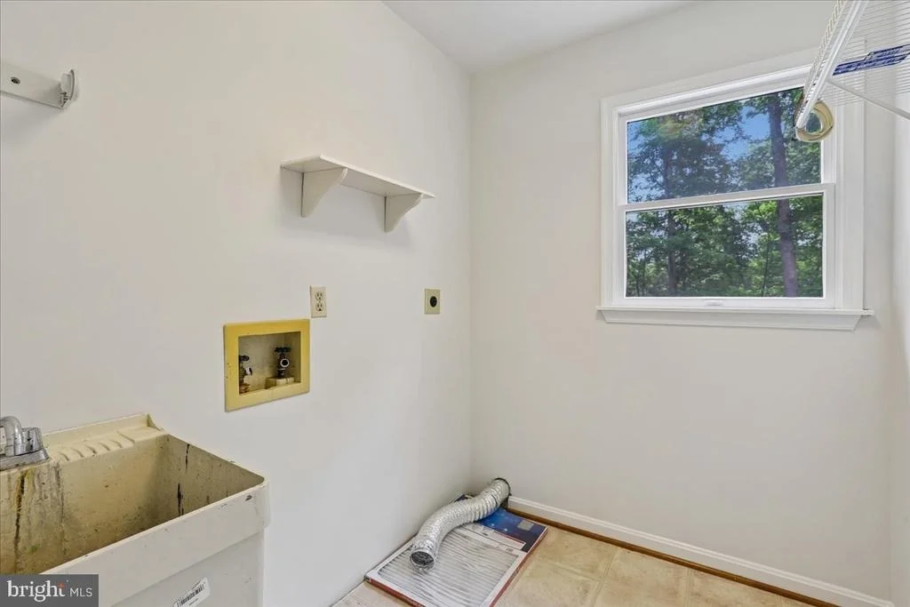 Photo of 8253 HONEYSUCKLE ROAD