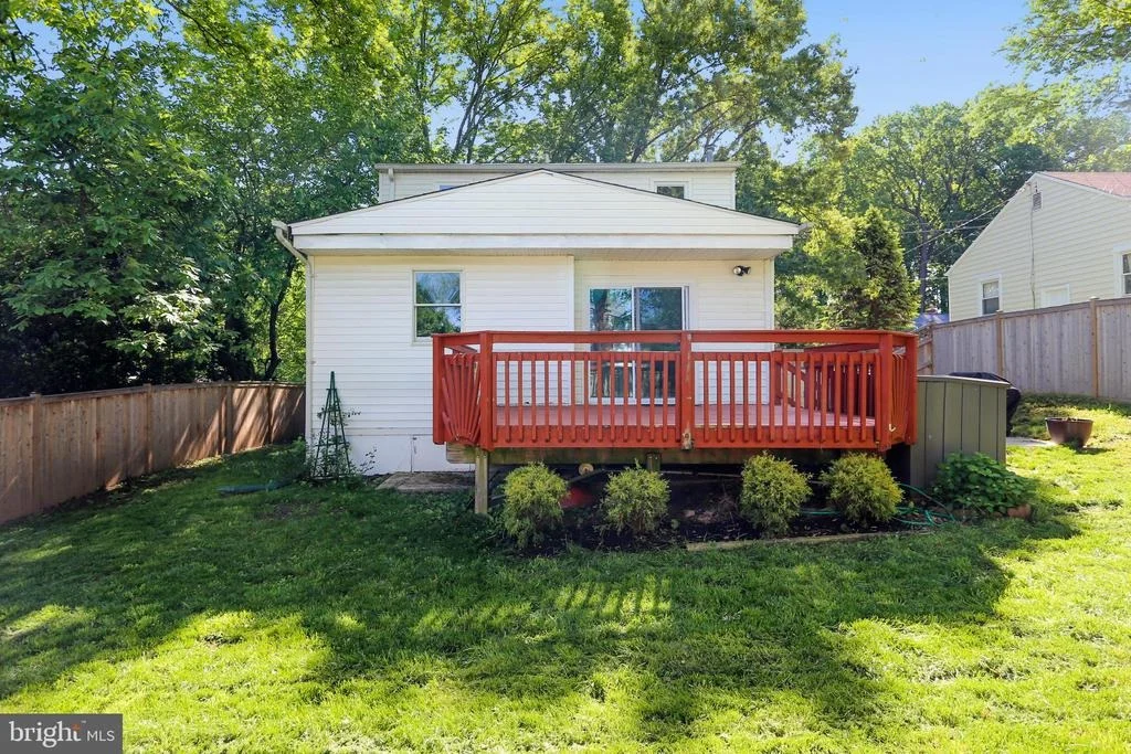 Photo of 11814 IDLEWOOD ROAD