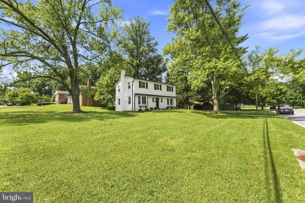 Photo of 2610 SILVERDALE DRIVE