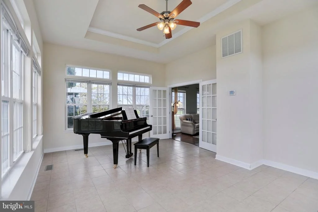 Photo of 10138 ROULETTE DRIVE