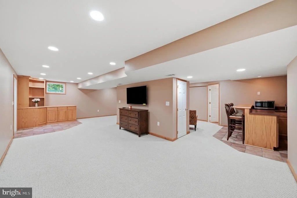 Photo of 4007 WINDWARD DRIVE