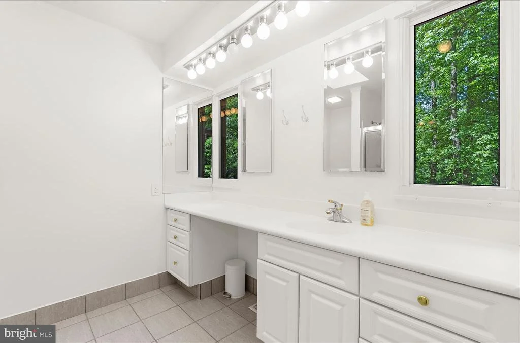 Photo of 698 DISCOVERY ROAD