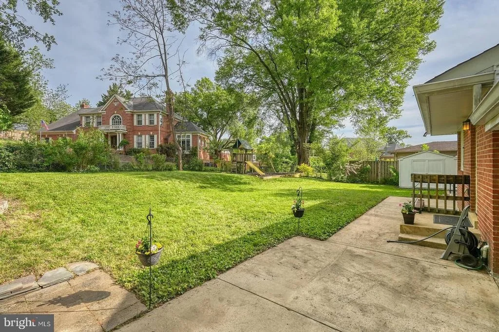 Photo of 1635 DINNEEN DRIVE