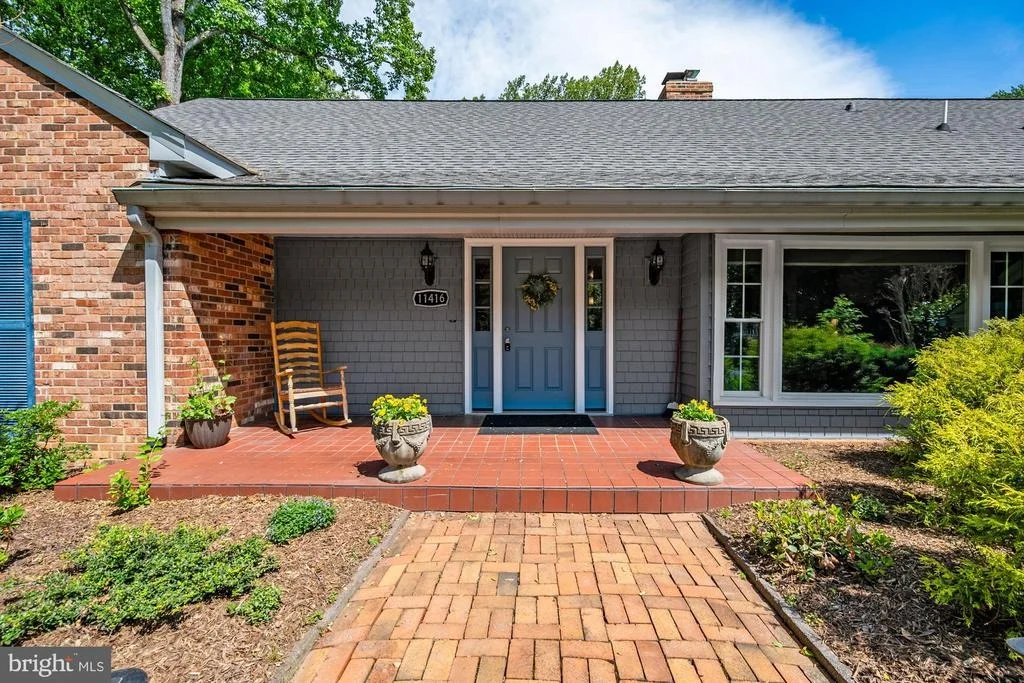 Photo of 11416 VALE ROAD