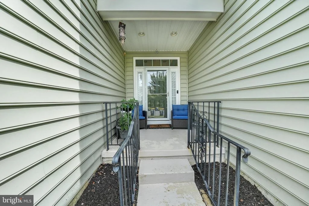 Photo of 535 STONEHAVEN DRIVE