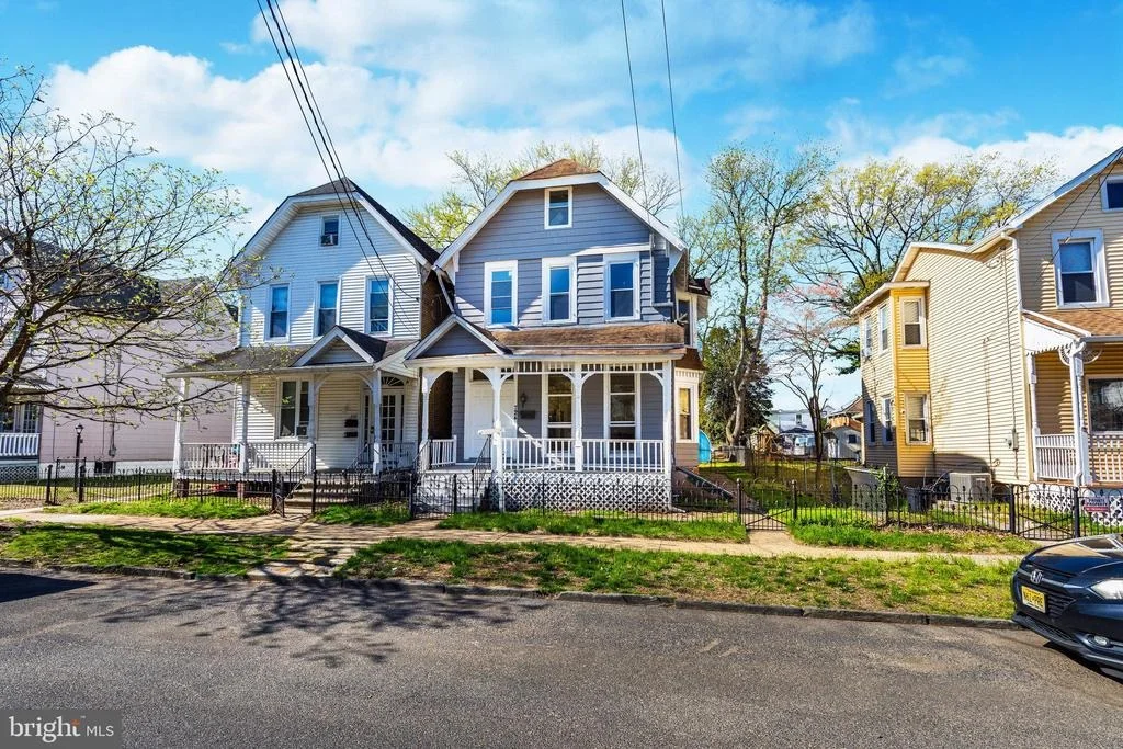 Photo of 724 HUNTER STREET