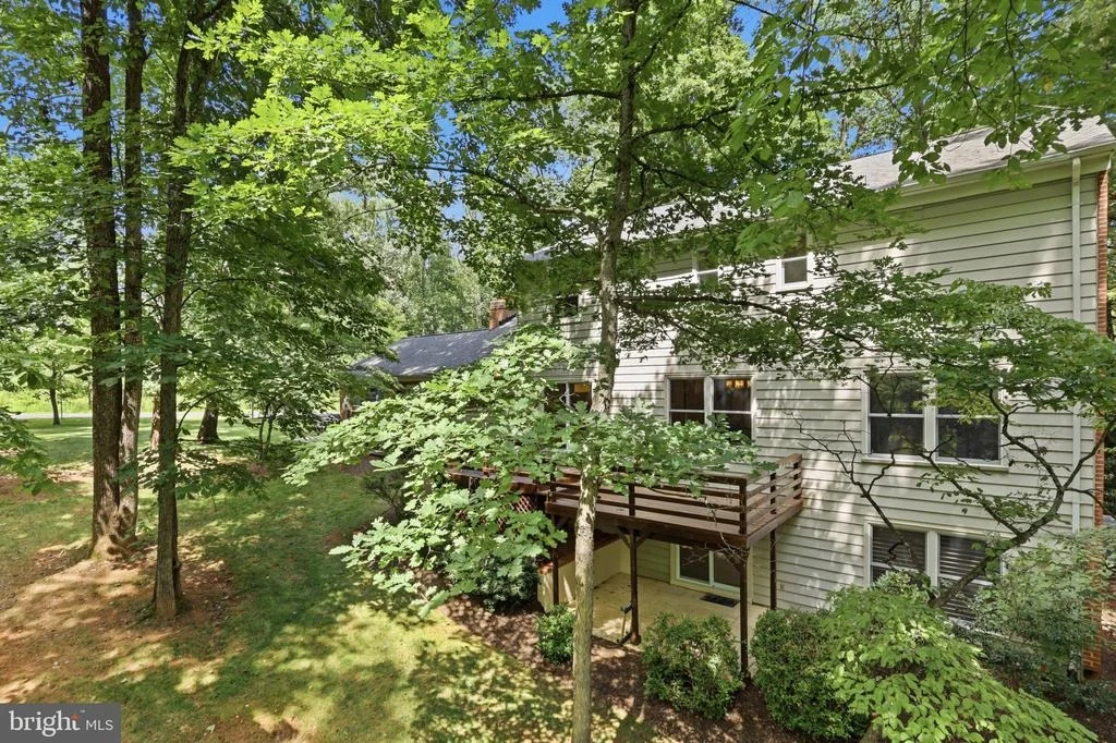 Photo of 10811 MIDSUMMER DRIVE
