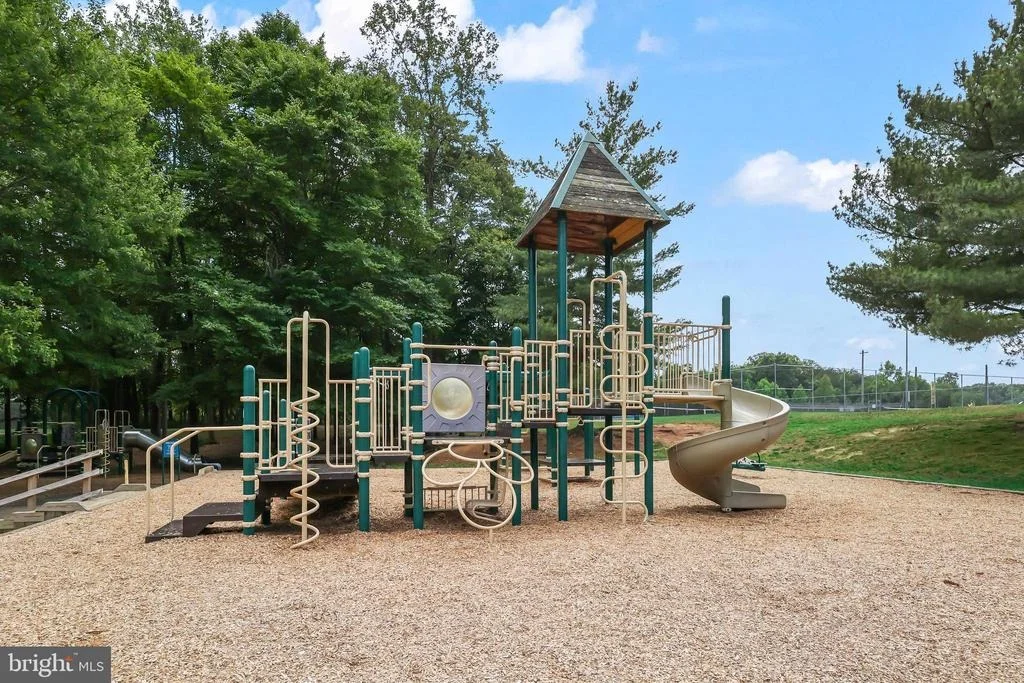 Photo of 16008 FAIRWAY DRIVE