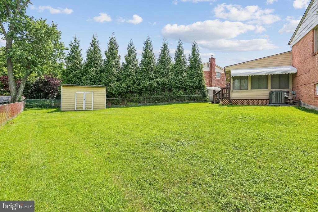Photo of 2 FOXHALL COURT