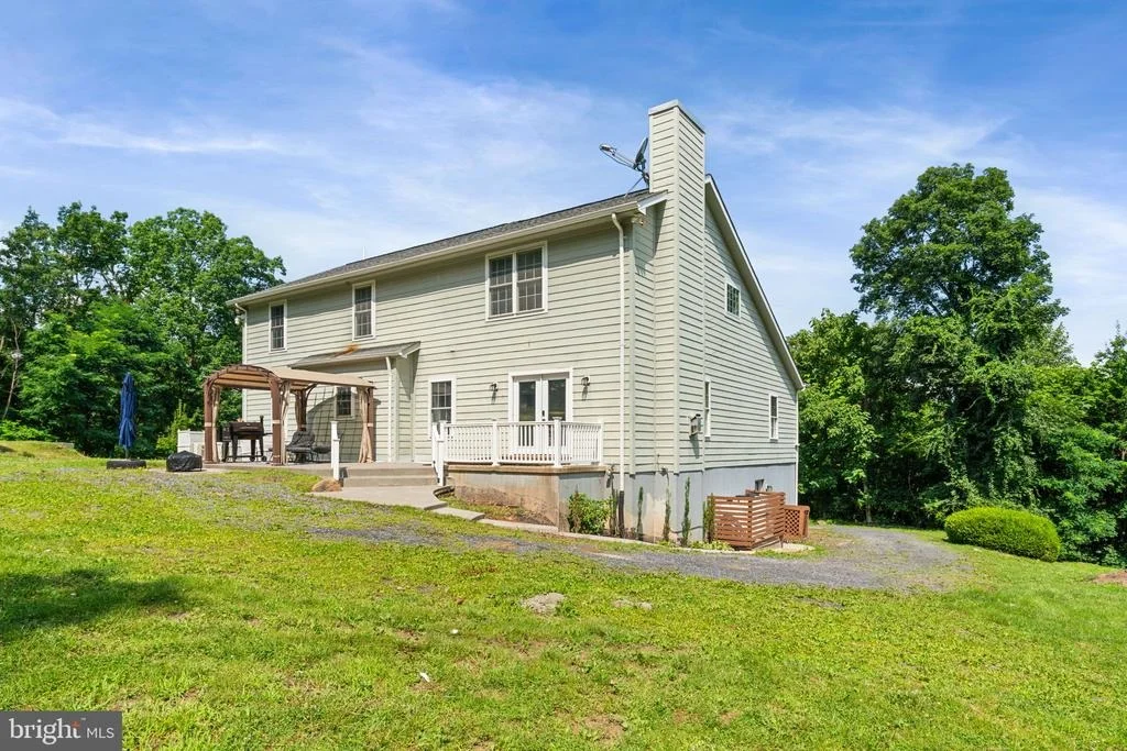 Photo of 208 MARKHAM FARM ROAD