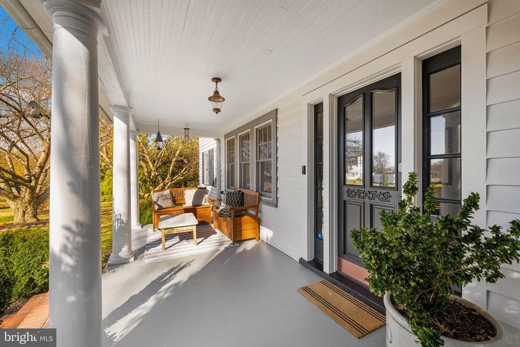 Photo of 1138 MAYO ROAD