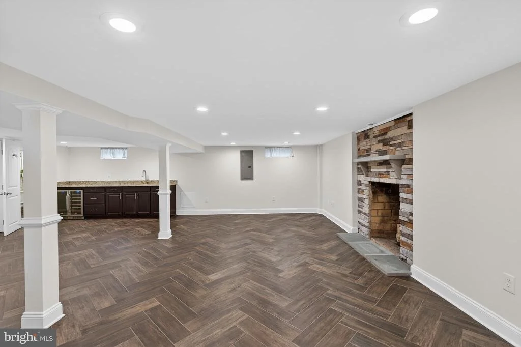 Photo of 620 DOUGLAS STREET