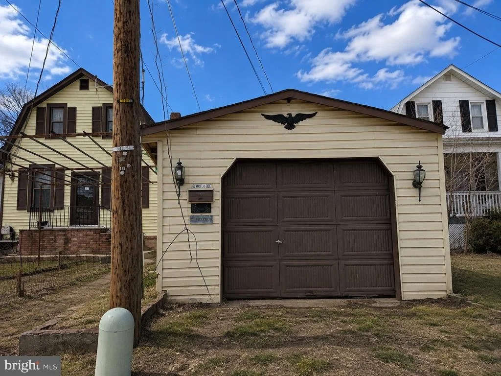 Photo of 262 MEADOW ROAD
