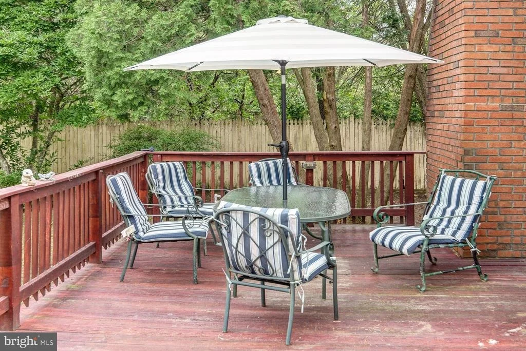 Photo of 105 CRESCENT BOULEVARD