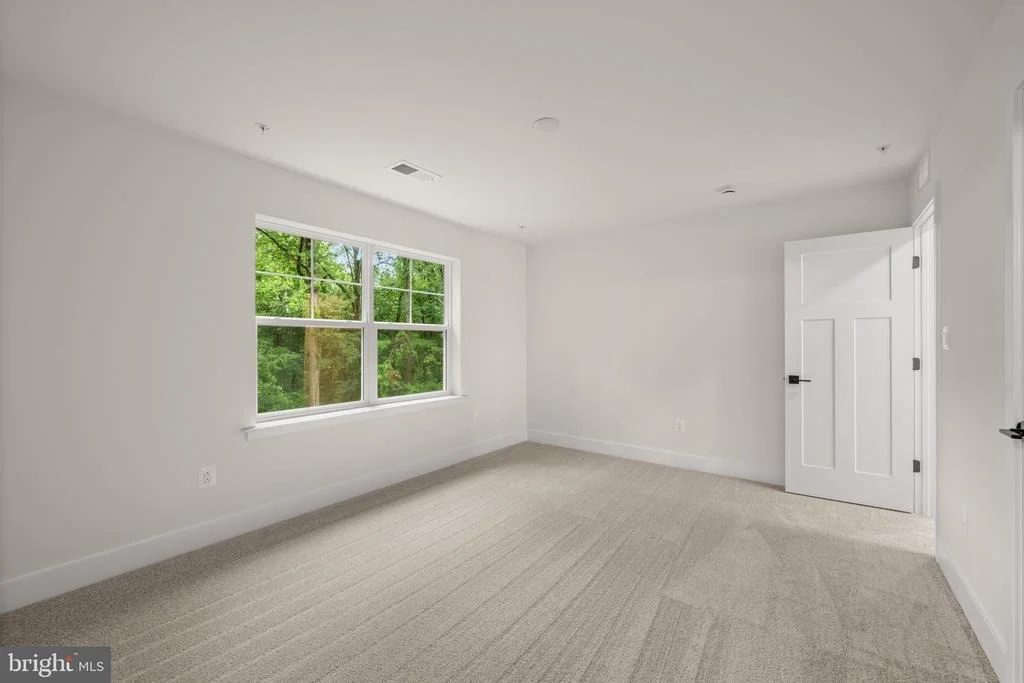 Photo of 2175 GLENCREST CIRCLE