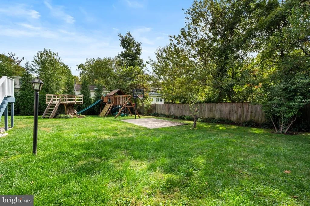 Photo of 406 LEIGHTON AVENUE