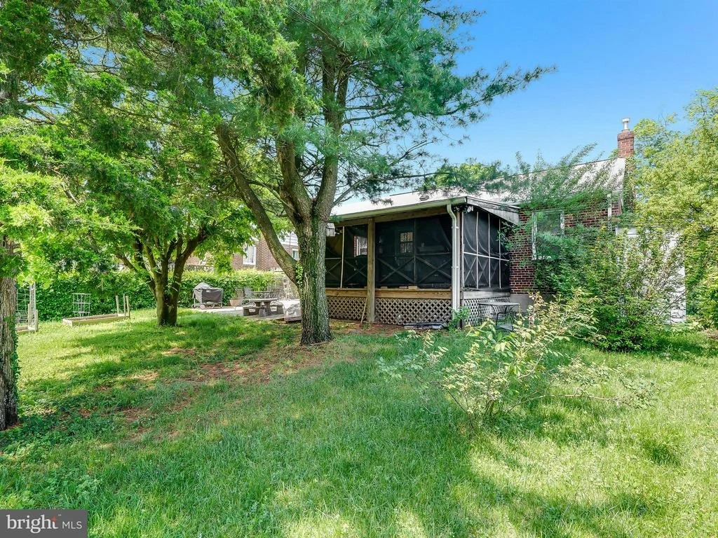 Photo of 12117 EDGEMONT STREET