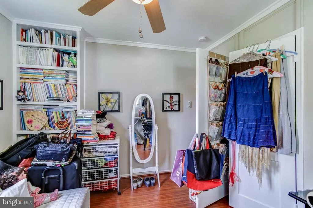 Photo of 830 WHITE WAY