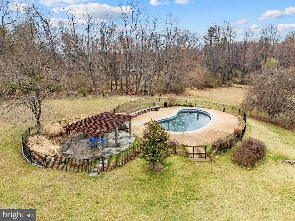 Photo of 3850 COBBLER MOUNTAIN ROAD