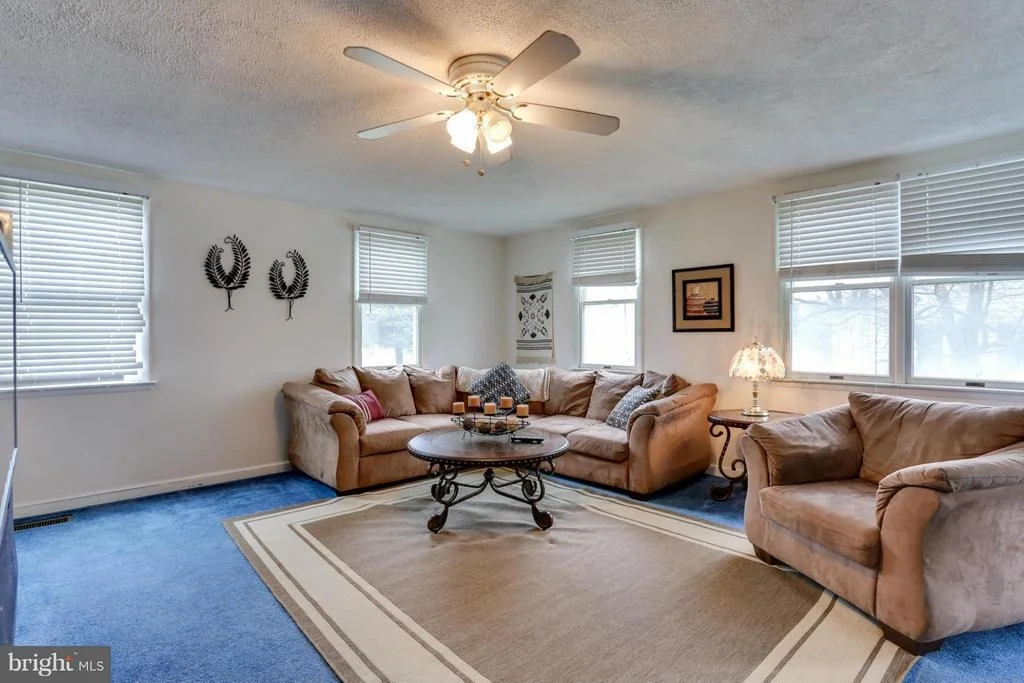 Photo of 927 WATERS AVENUE