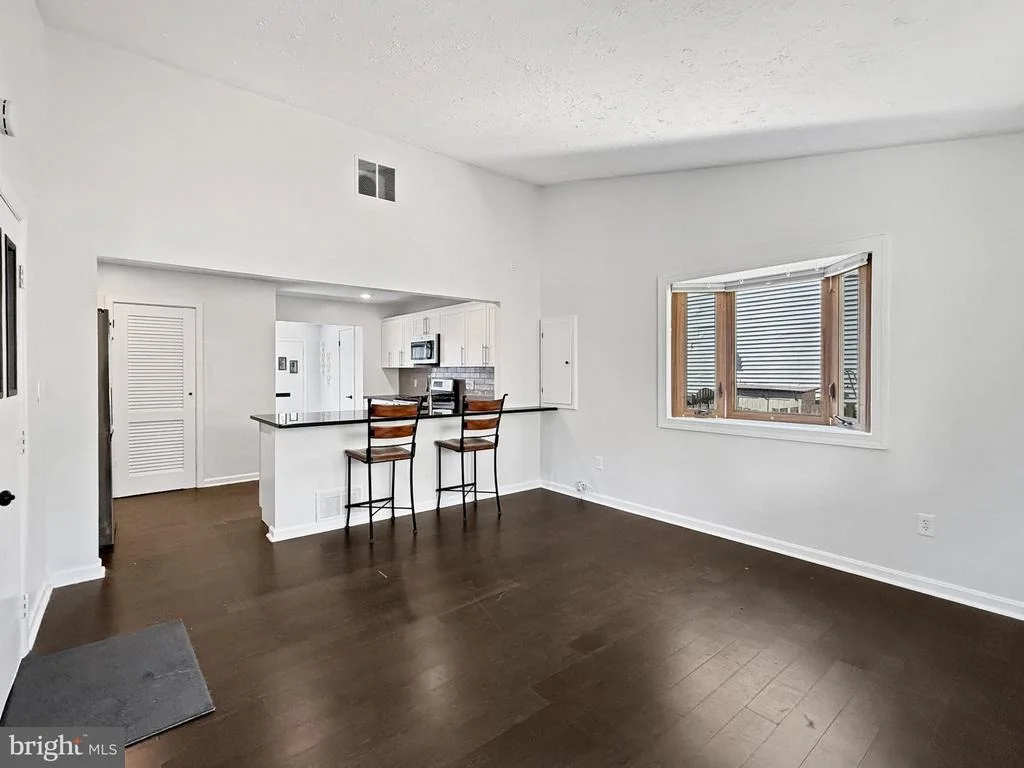 Photo of 1204 PARRISH DRIVE