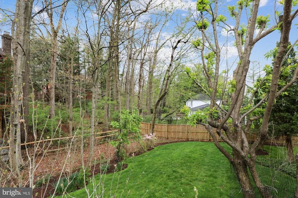 Photo of 2410 HENSLOWE DRIVE