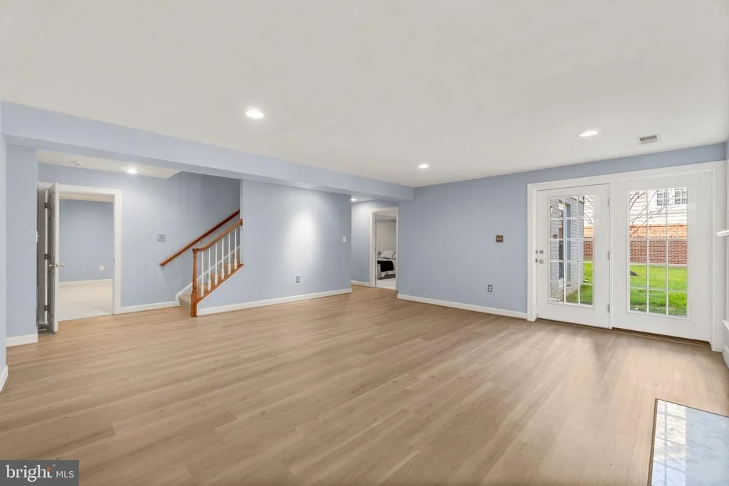 Photo of 9116 BOWLING GREEN DRIVE